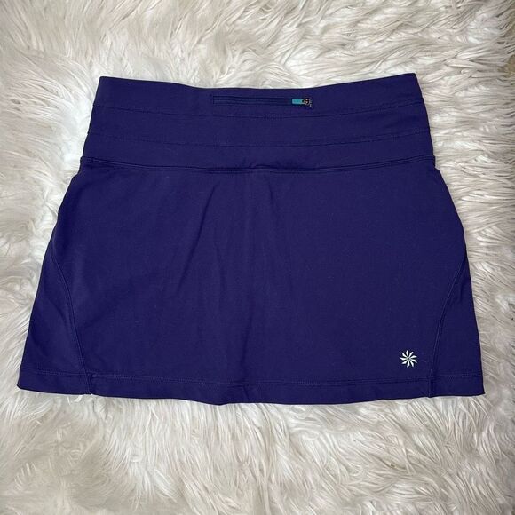 Athleta Relay Skort in navy with a slight purple hue - Picture 3 of 7